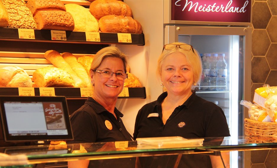Nach zwei Wochen Umbaupause ist die Bäckerei Rolf in der Bahnhofstraße 57 nun wieder für die Kunden geöffnet.  Foto: jm