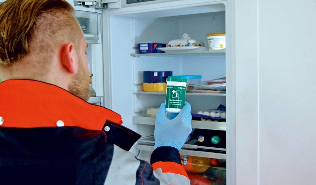 In der Notfalldose im Kühlschrank sind alle wichtigen und notfallrelevanten Details des Patienten sofort verfügbar.