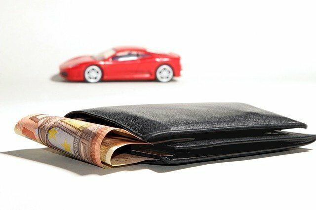 Augen auf beim Autokauf: Die Finanzierung über den Autohändler ist nicht immer die günstigste Lösung.