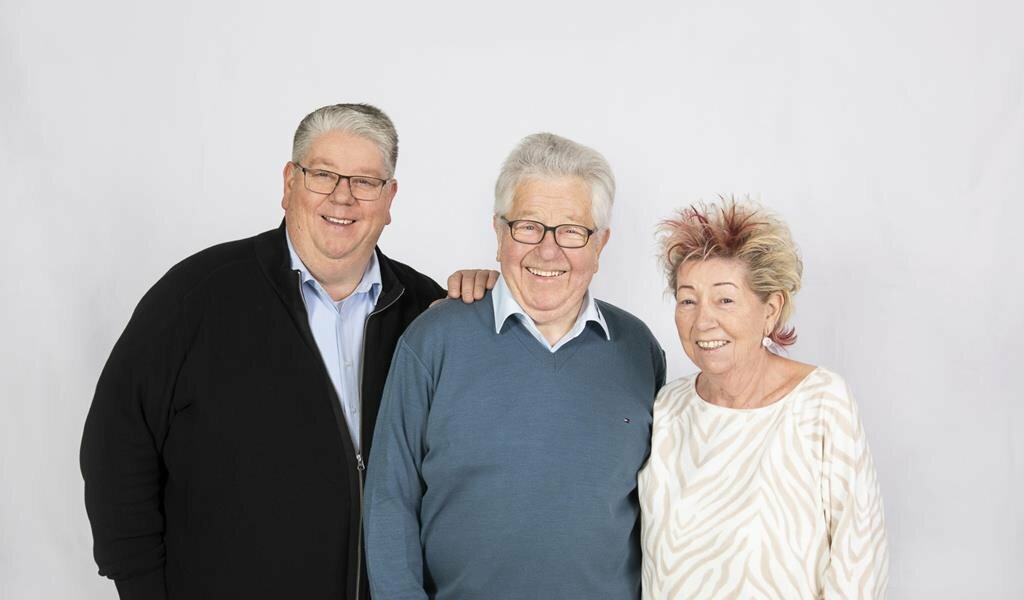 Familie Beilfuss: Sohn Bernd mit seinen Eltern Jürgen und  Briigitte Beilfuss | Foto: Anneke Dunkhase Fotografie