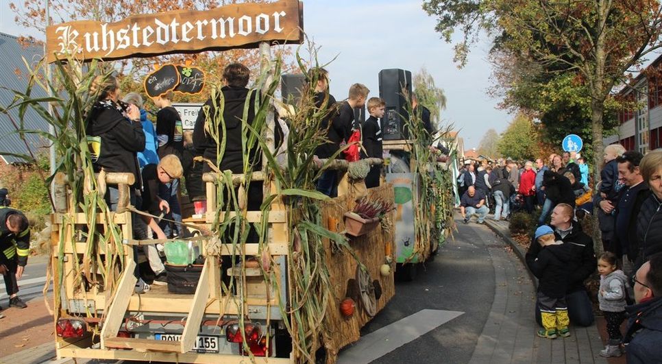 Insbesondere am Sonntag strömten Besuchermassen zu der Gnarrenburger Herbstmarktmeile.