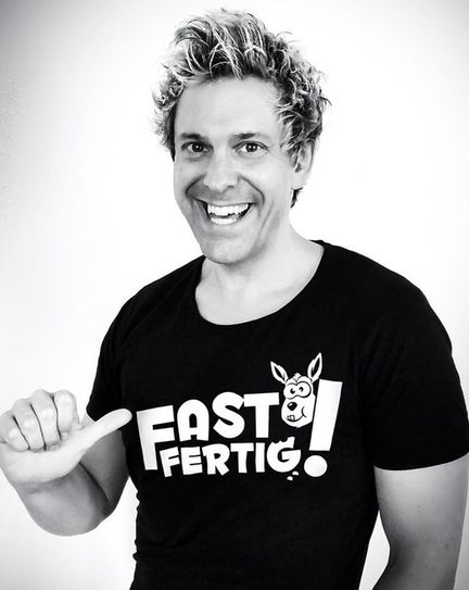 Fast fertig ist Sascha Grammel noch lange nicht, denn er geht auf Tour, im Oktober 2019 auch in die Stadthalle. Foto: eb