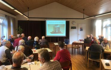 Rund 40 Männer genossen nicht nur ein leckeres Frühstück, sondern lauschten auch gespannt einem Vortrag. Foto: eb