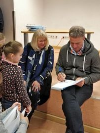 Signierstunde mit Marco Bode. Foto: eb