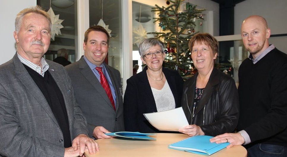 Zentrale Akteure im Kirchenkreistag (v. li.): Eckart Richter, Torben Wienbarg, Jutta Rühlemann, Heike Schumacher und Kai Oevermann. Foto: Roland Hofer