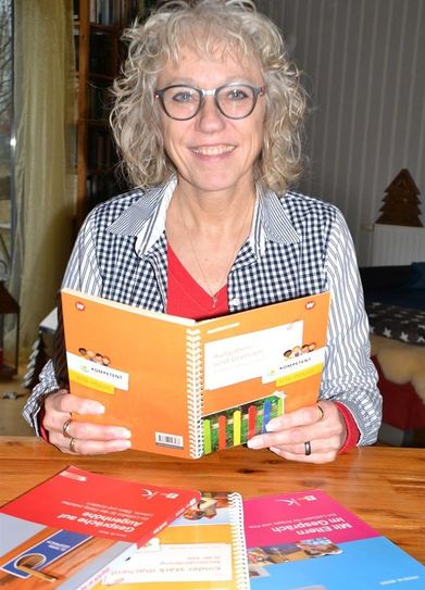 Irene Beier hat zwei neue Praxishefte in der Reihe „Kompetent erziehen“ herausgebracht.  Foto: ui
