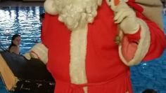 Die Kinder warten gespannt auf den Weihnachtsmann. Foto: eb