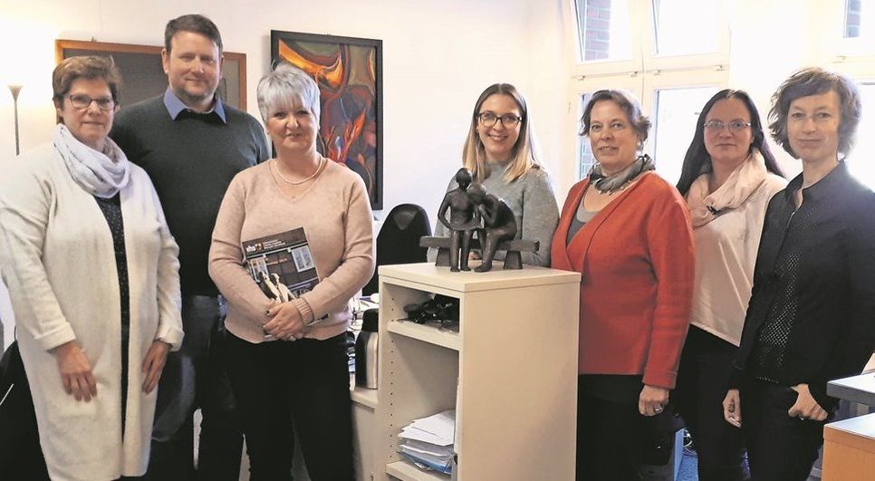 Martina Michelsen, Leiterin der VHS und das Team der VHS freuen sich auf ein spannendes Semester Frühjahr/Sommer 2019.  Foto: mr