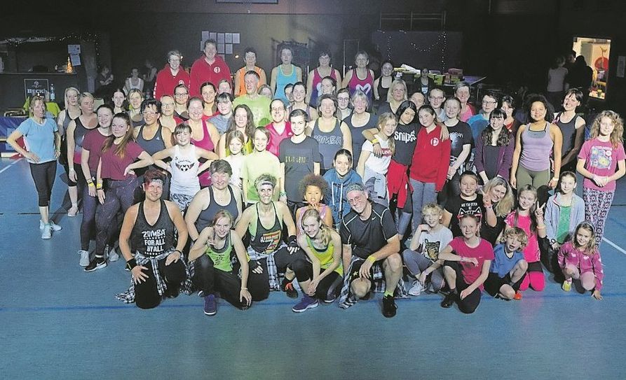 Über 100 Teilnehmer tanzten nahezu nonstop vier Stunden lang zu unterschiedlichern Rhytmen.  Foto: eb