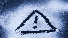 Im Winter kommt es schnell zu Glätteunfällen, oft mit schweren Folgen. Um dem zu begegnen, gibt die Stadtverwaltung nun Hinweise für Anwohner zur Sicherheit im Winter. Foto: Fotolia/Archiv