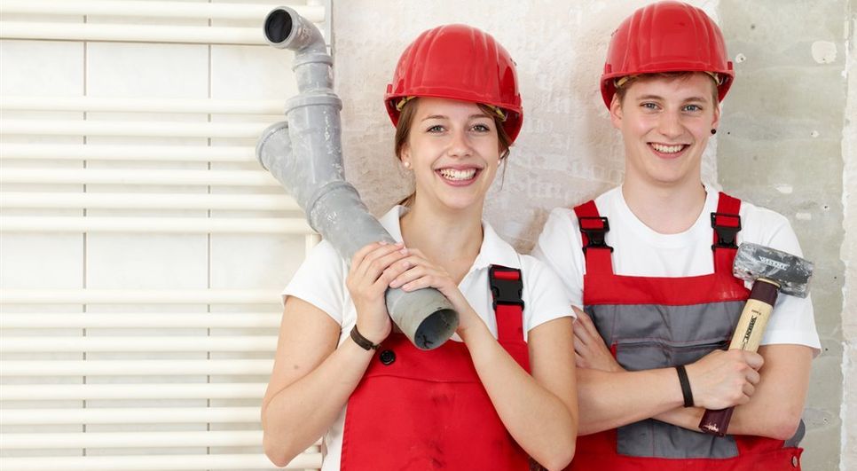 Trotz voller Auftragsbücher in den Betrieben fehlen Fachkräfte. Dabei gibt es gerade im Handwerk mit dem richtigen Know-how gute Karrieremöglichkeiten.  Foto: Fotolia/Karin&amp;Uew Annas