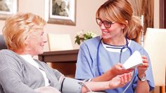 Die Pflegebranche entwickelt sich rasant weiter und hält neue Betätigungsfelder bereit - besonders auch im Bereich der ambulanten Pflege. Foto: djd/Deutscher Pflegetag/sepy/Adobe Stock