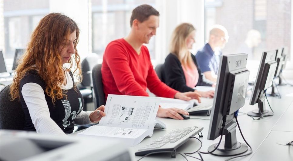 Mit einer Umschulung kann man sich ganz neu positionieren, sie kann die Initialzündung für eine aussichtsreiche Karriere sein. Foto: djd/DAA Deutsche Angestellten-Akademie GmbH