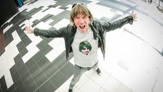 Der Party-Alarm von Malle erreicht die Stadthalle Osterholz-Scharmbeck. Kein Geringerer als Mickie Krause möchte seine zehn nackten Friseusen tanzen lassen. Im Mai gastiert er in der Kreisstadt. Foto: eb