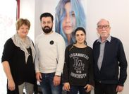 Im Salon von Barbara Marohn (links) und Werner Marohn (rechts) wird Ausbildung nach wie vor groß geschrieben. Nechirwan Abdulkarim und Sadiye Akkurt (von links) befinden sich beide momentan im ersten Lehrjahr.  Foto: ue