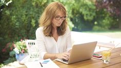 Der digitale Arbeitsplatz ermöglicht mehr Freiraum und Flexibilität beispielweise im Homeoffice. Gleichzeitig sind Arbeitnehmer gefordert, mit dem Fortschritt mitzuhalten.  Foto: sepi/Fotolia