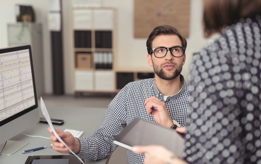 Wer einen neuen Chef bekommt oder in eine andere Abteilung wechselt, sollte sich ein Zwischenzeugnis ausstellen lassen. 
 Foto: contrastwerkstatt/Fotolia