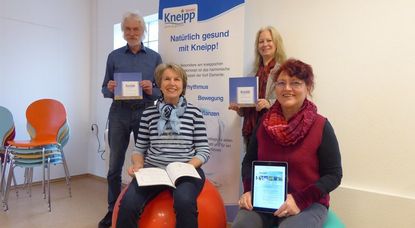 Gerda Büntemeyer, Angelika von Hollen, Margrit Witt und Gerhard Krümpelbeck (v.re.) stellen das neue Kneipp-Programm 2019 vor.  Foto: hc