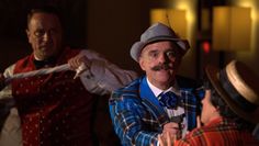 In der Festhalle Kutenholz können die Besucher der Krimikomödie „Der weiße Rössl mit Schuss“ folgen und gleichzeitig ein Festessen genießen. Foto: eb