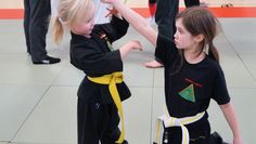Kinder stark machen und vor Gewalt schützen: Das ist das Motto der Initiative Budo-Sportler mit Herz. Foto: eb