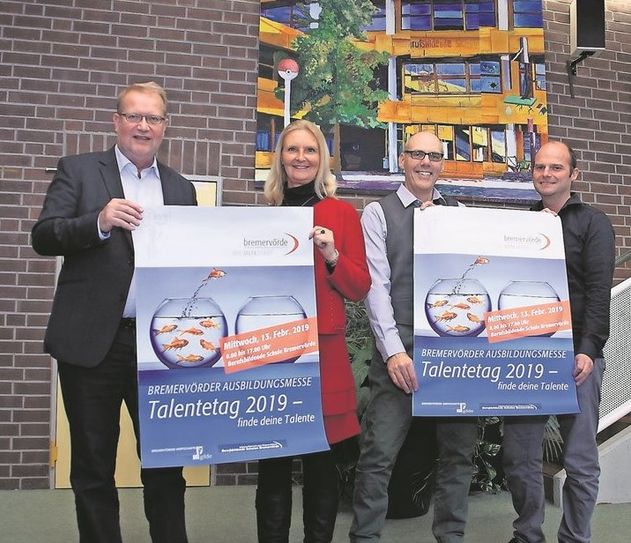 Manfred Mühler, Bjela Witassek, Lars Leminski und Benjamin Bünning (v.l.) werben für die siebte Ausbildungsmesse in Bremervörde mit neuem Konzept.  Foto: Archiv/ ls