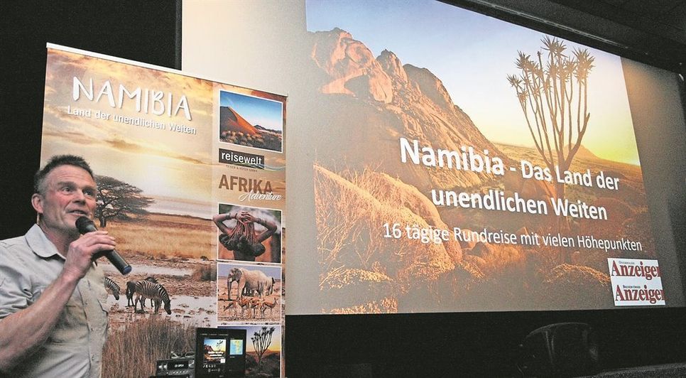 Große Liebe für Afrika sprach aus den Worten des Reiseexperten Joachim Teiser im Central-Theater in OHZ.  Foto: ek