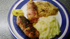 Meikes gefüllte Bratwurst mit Knoblauchstampf: Da bekommt man doch direkt Appetit! Foto: Meike