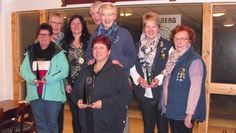 Die freudigen Siegerinnen der Damen-Seniorenmanschaft Foto: eb