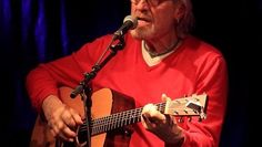 Reiner Schöne singt, plaudert und spielt den Blues beim Horizonte-Festival.  Foto: ls
