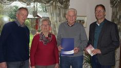 Sophie und Karl-Heinz von Glahn aus Frelsdorf feierten in den vergangenen Wochen beide ihren 80. Geburtstag. Ortsvorsteher Gerhard Hillmann überbrachte die Glückwünsche der Gemeinde Beverstedt. Pastor Michael Kardel gratulierte von Seiten der Kirchengemeinde Hipstedt.  Foto: khe