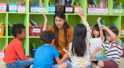Der Bedarf an qualifiziert ausgebildeten, sozialpädagogischen Fachkräften ist in den letzten Jahren enorm angestiegen und die Berufsbildenden Schulen reagieren darauf.  Foto: AdobeStock/weedezign