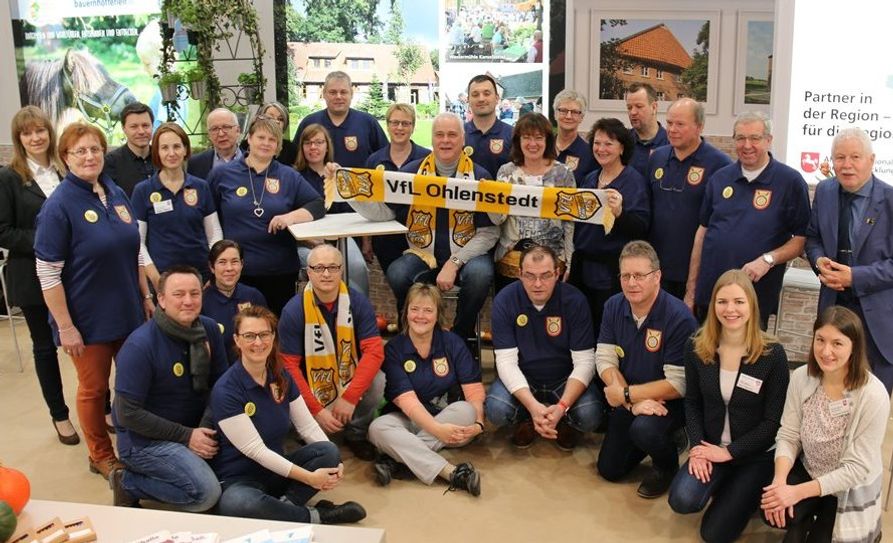 Grund für die Reise in die Hauptstadt war eine Einladung des Amtes für regionale Landesentwicklung in Lüneburg (ArL), sich mit dem geförderten Projekt „Neues Leben in alten Gemäuern - Kommunikationszentrum alte Schule“ auf der IGW zu präsentieren. Foto: eb