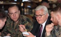 Mit Frank-Walter Steinmeier besuchte am 18.Februar 2019 erstmalig ein Bundespräsident die Fallschirmjäger-Kaserne in Seedorf.  Fotos: ls