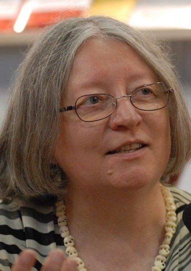 Ingrid Pfeiffer verbindet in ihren Moorkrimis ihre Leidenschaft für das Kochen und die Geschichte.  Foto:Birgit-Cathrin Duval bcmpressm