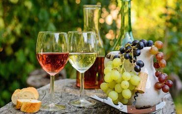 Im Haus am Markt in der Innenstadt wird am 2. und 3. März eine Weinverissage stattfinden. Foto: Fotolia/Visions-AD