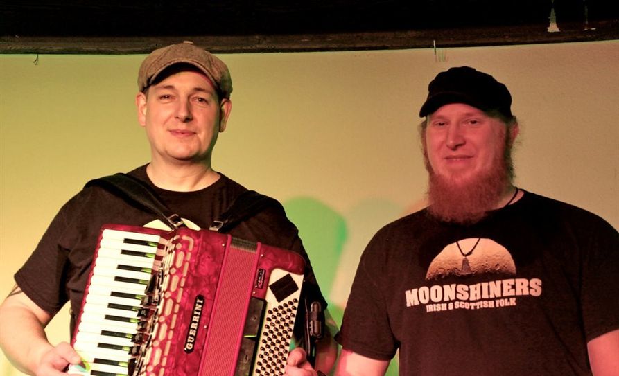 Die beiden Vollblutmusiker Mac-Piet und Christian Otto sind Garanten für gute Stimmung. Foto: eb