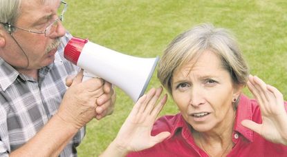 Schwerhörigkeit muss nicht sein - mit rechtzeitiger Vorsorge beim Profi vor Ort kann Hörverlusten vorgebeugt werden. Thema am Welttag des Hörens ist: „Check your hearing“. Foto: Fotolia/absolut