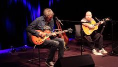 Sie haben den vollbesetzten Ratssaal gerockt: Tobias Niederhausen (l.) und Andreas Kümmert. Foto: ls