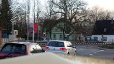 Verkehrsknotenpunkt Bahnübergang in Lunestedt.  Lunestedter Bürgerinitative kämpfen für eine sichere Bahnüberquerung.  Foto: khe