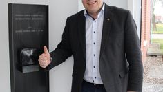 Dr. Michael Schröder, Geschäftsführer der Schröder KG und Mitglied des TatKraft-Teams, freut sich auf das Ende des Monats stattfindende zweite Boxevent - dieses Mal im Flair der zwanziger Jahre. Foto: ue