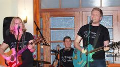 Daniela Bruns und Daniel Protz mit dem Special Guest „Der Matthes“. Foto: mh