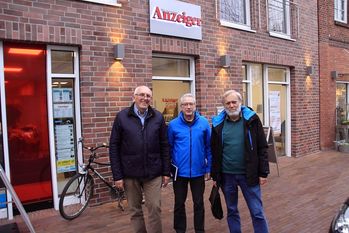 Günther Justen Stahl (v.l.), Wilfried Imbusch und Rolf Hüchting wollen den Bürgerbus in Bremervörde etablieren und suchen noch Fahrer und Unterstützer.  Foto: ls