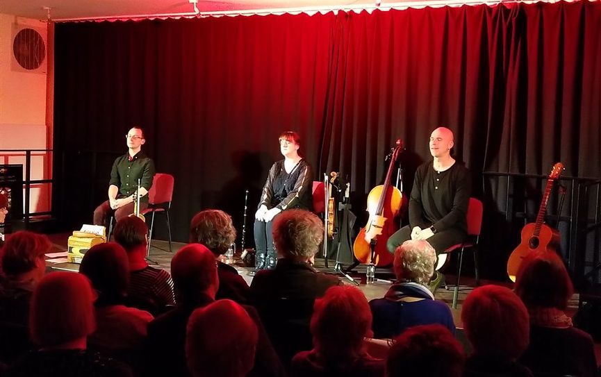 Die drei renommierten Musiker Siobhán Kennedy (IRL), Nick Wiseman-Ellis (GB) und Jens Kommnick (D) Foto: eb