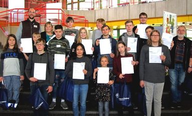 An zwei Tagen mussten sich die Jungforscher unserer Schule den Fragen der Jury sowie zahlreicher interessierter Gäste von anderen Schulen und Forschungseinrichtungen stellen. Foto: eb