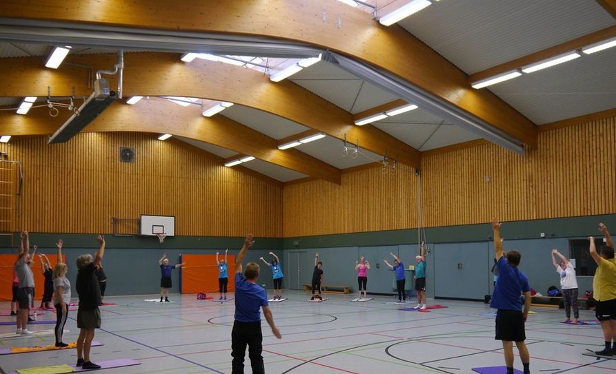 Durch das regelmäßige wöchentliche Training gelangen die Teilnehmenden zu einer körperlichen Fitness, mentaler Stärke, innerer Ruhe und Ausgeglichenheit. Foto: eb