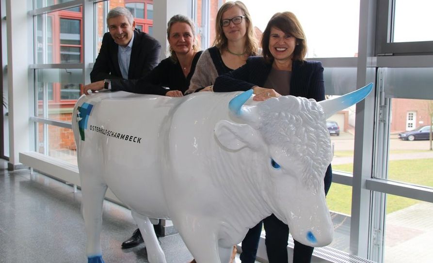 Foto: Hoffen auf viele kreative Ideen für das Open-Air-Fest auf dem Campusgelände. Von links: Torsten Rohde, Susanne von Essen, Kathrin Bahr und Bettina Preißner.  Foto: sr