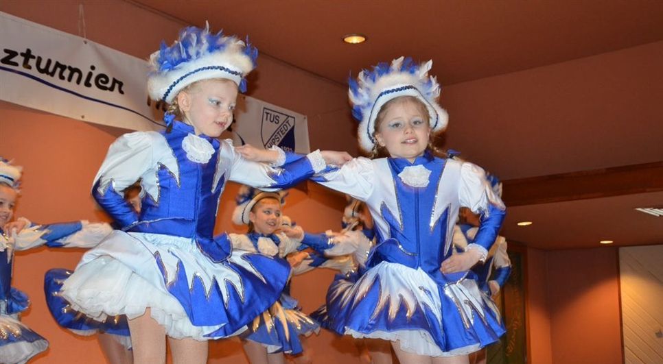 Große und kleine Tänzer treten beim Tanzturnier des TuS Hipstedt an. Foto: eb