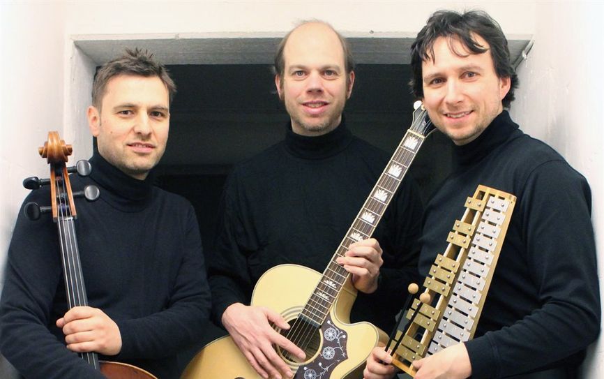 In ihrem aktuellen Programm widmen sich „Songs ohne Strom“ den ABBA-Hits unplugged. Foto: eb