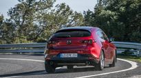 Weiterentwickelte Interpretation des Kodo Designs, Komfort, Bedienung und Sicherheit umfassend verbessert, neue Skyactiv Technologien für mehr Effizienz und Fahrvergnügen - Der neue Mazda3 besticht mit vielen Extras. Foto: mazda-press