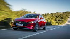 Weiterentwickelte Interpretation des Kodo Designs, Komfort, Bedienung und Sicherheit umfassend verbessert, neue Skyactiv Technologien für mehr Effizienz und Fahrvergnügen - Der neue Mazda3 besticht mit vielen Extras.   Foto: mazda-press